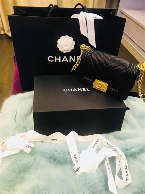 chanel boy with gold chain